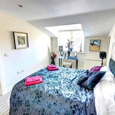 Hotties House - Two-Bed Cottage, Dog-Friendly & Off-Street Parking - Scarborough Exterior foto