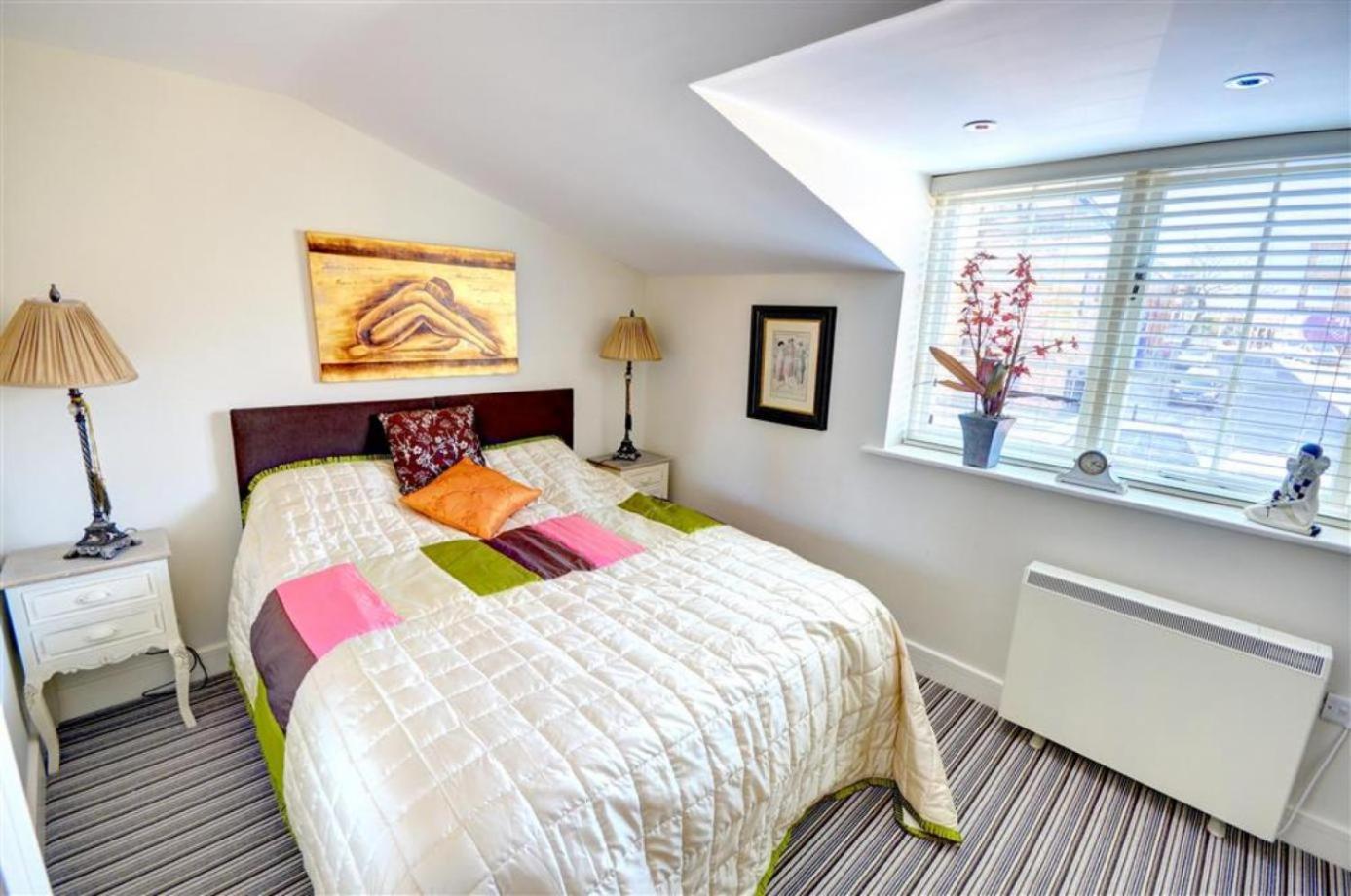 Hotties House - Two-Bed Cottage, Dog-Friendly & Off-Street Parking - Scarborough Exterior foto